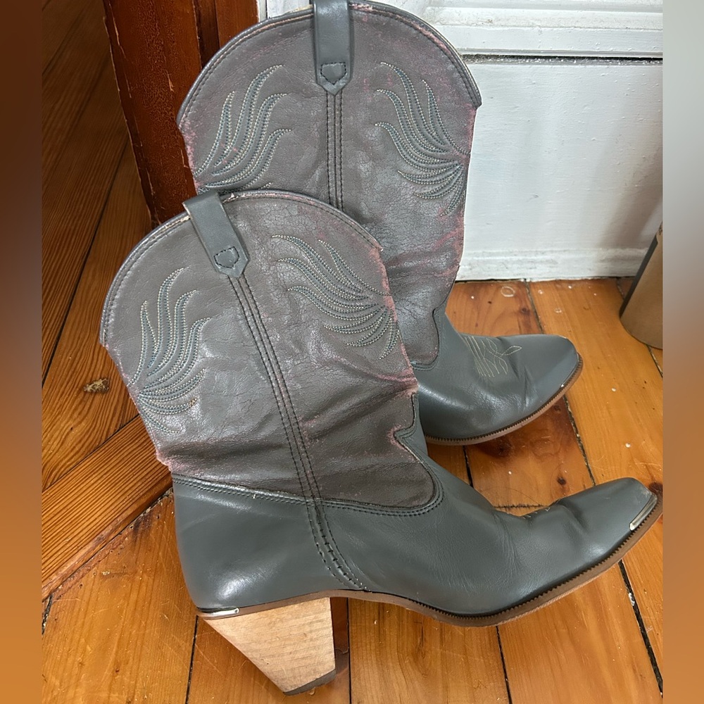 Dingo western gray leather stitch cowgirl boots 9